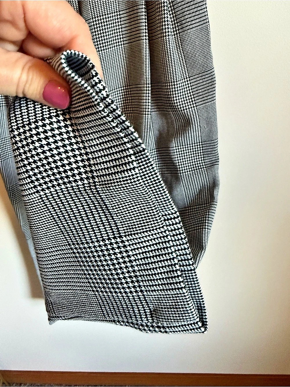H&M Plaid Trousers in Black & White Like New 6 - Picture 11 of 15